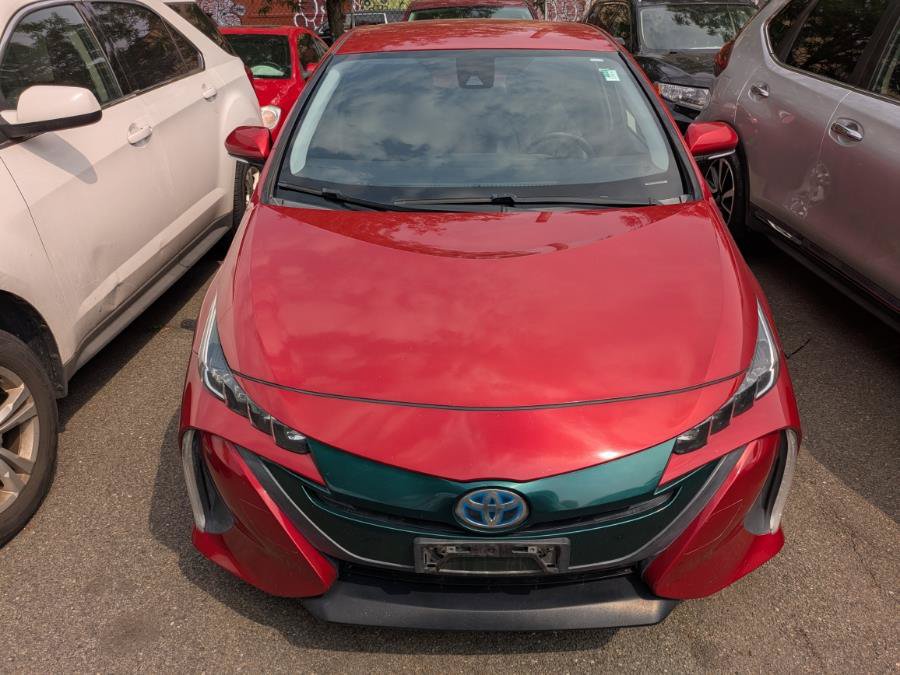 Used 2018 Toyota Prius Prime Premium w/ Carpet Mat Package FWD image 2