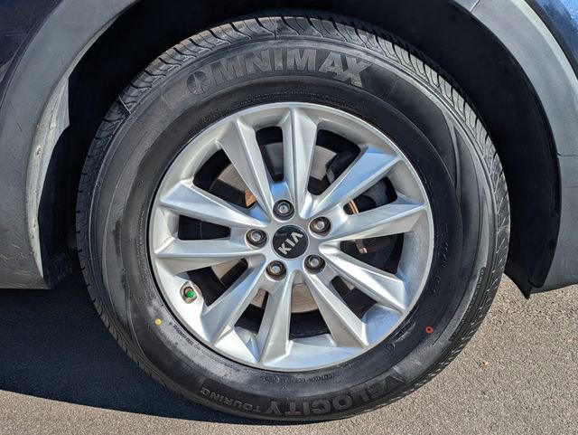 Used 2019 Kia Sorento LX image 10