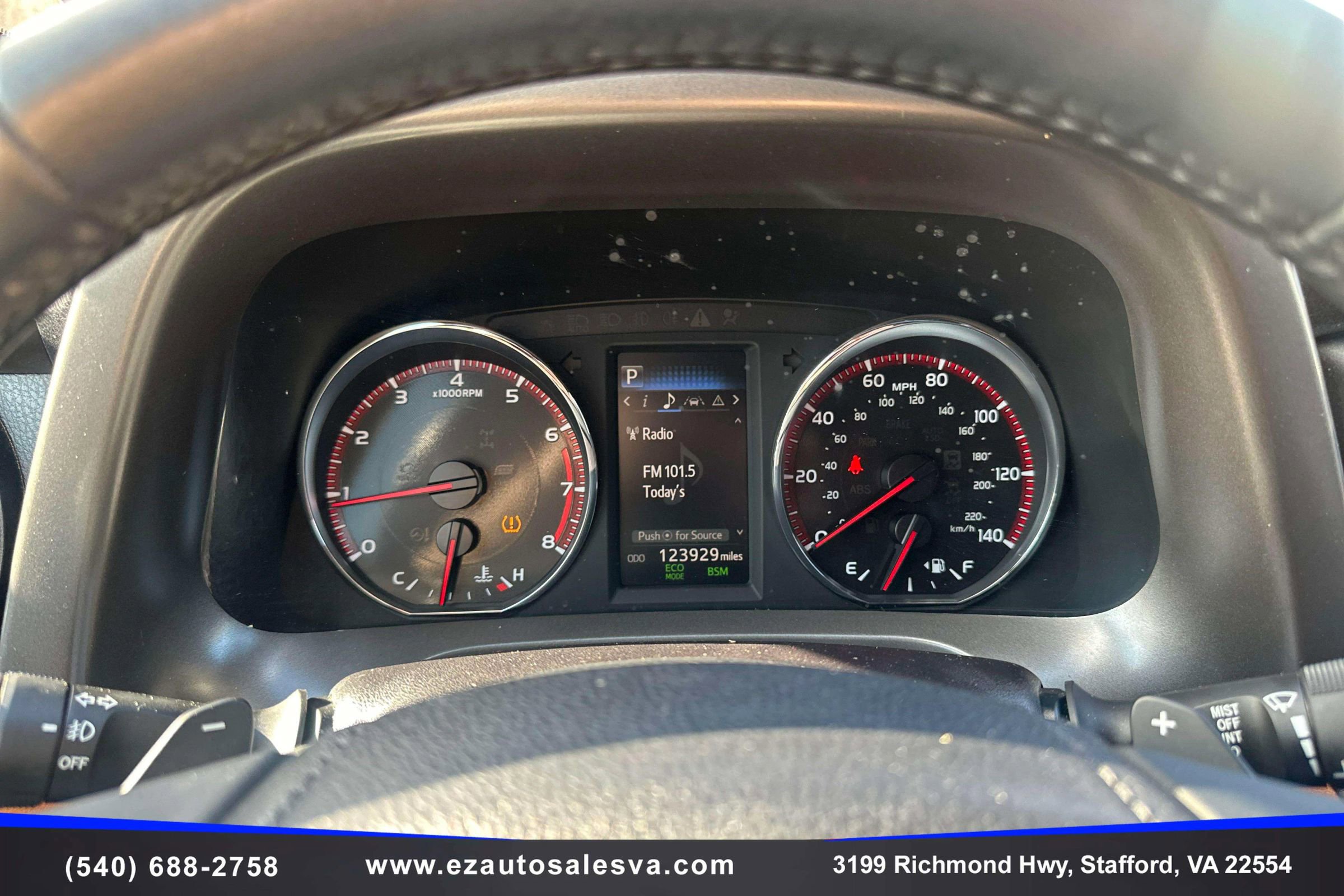 Used 2017 Toyota RAV4 SE image 26