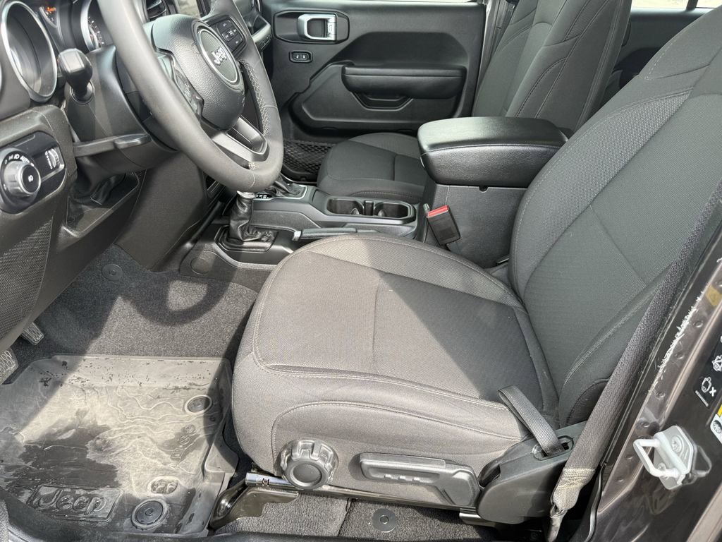 Used 2023 Jeep Wrangler Sport S image 12