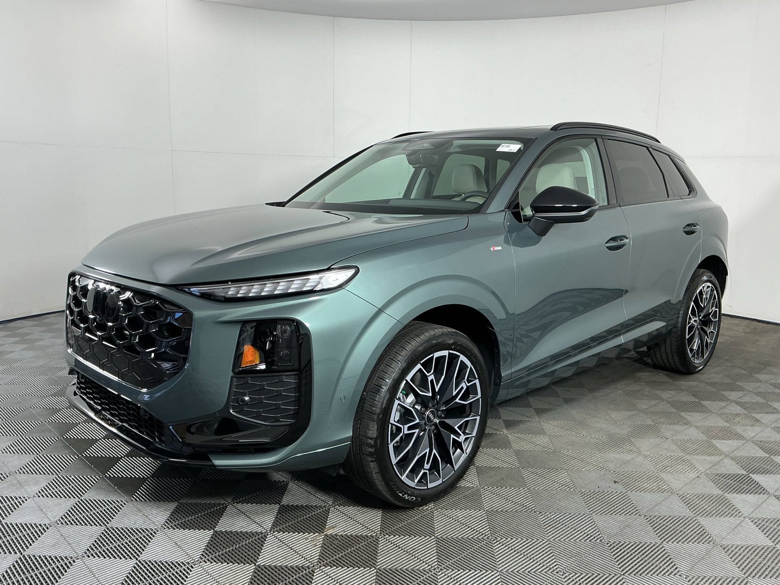 New 2026 Audi Q3 quattro 2.0T AWD/4WD image 3