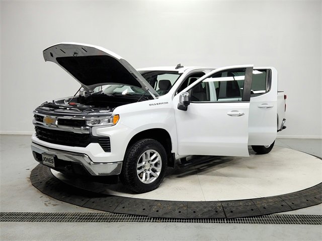 Used 2023 Chevrolet Silverado 1500 LT w/ Safety Package image 11