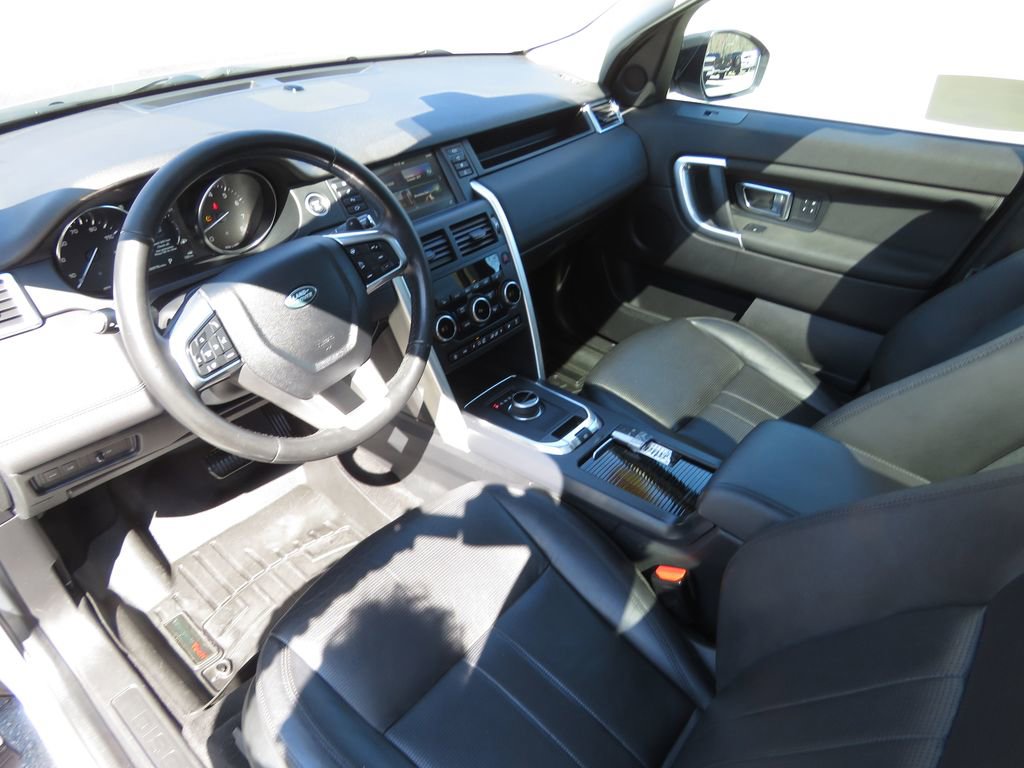 Used 2019 Land Rover Discovery Sport HSE image 11