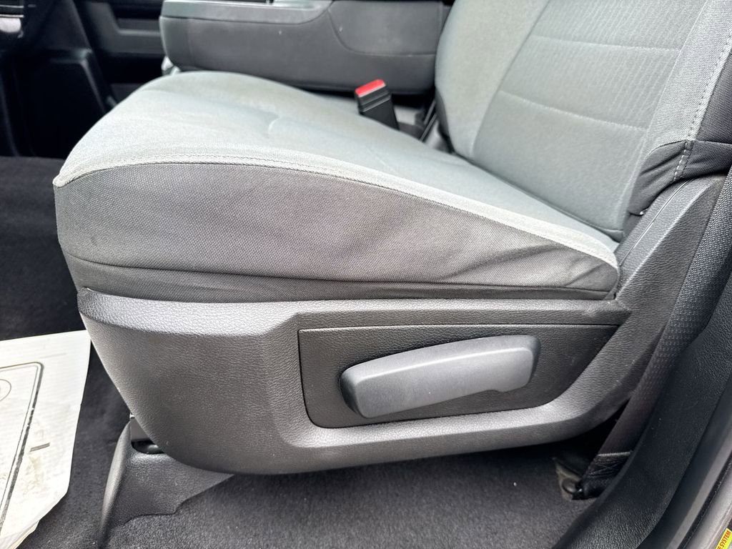 Used 2022 RAM 1500 Classic SLT RWD image 12