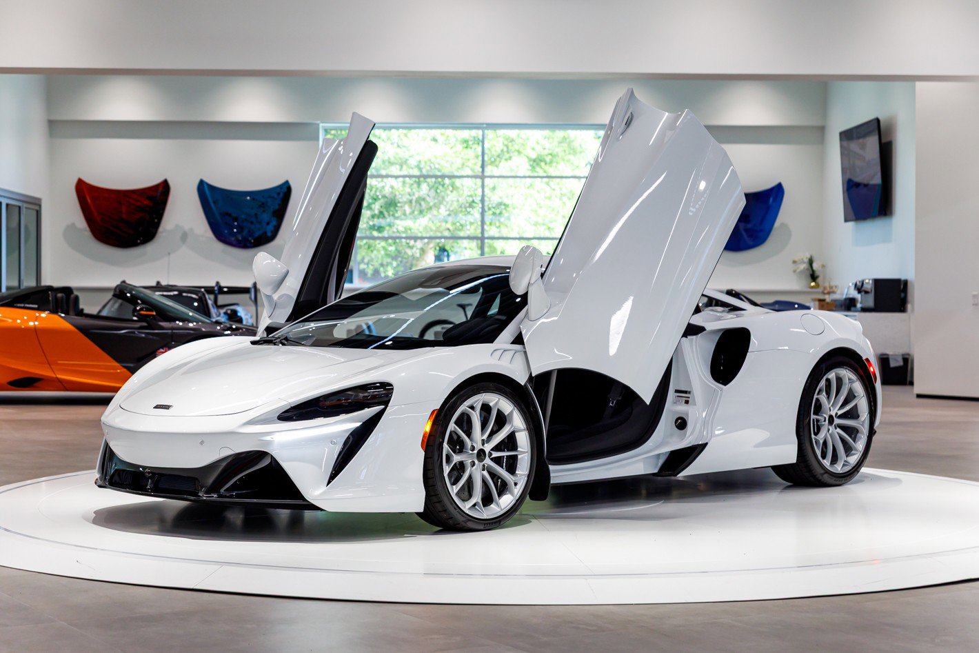 New 2026 McLaren Artura image 2