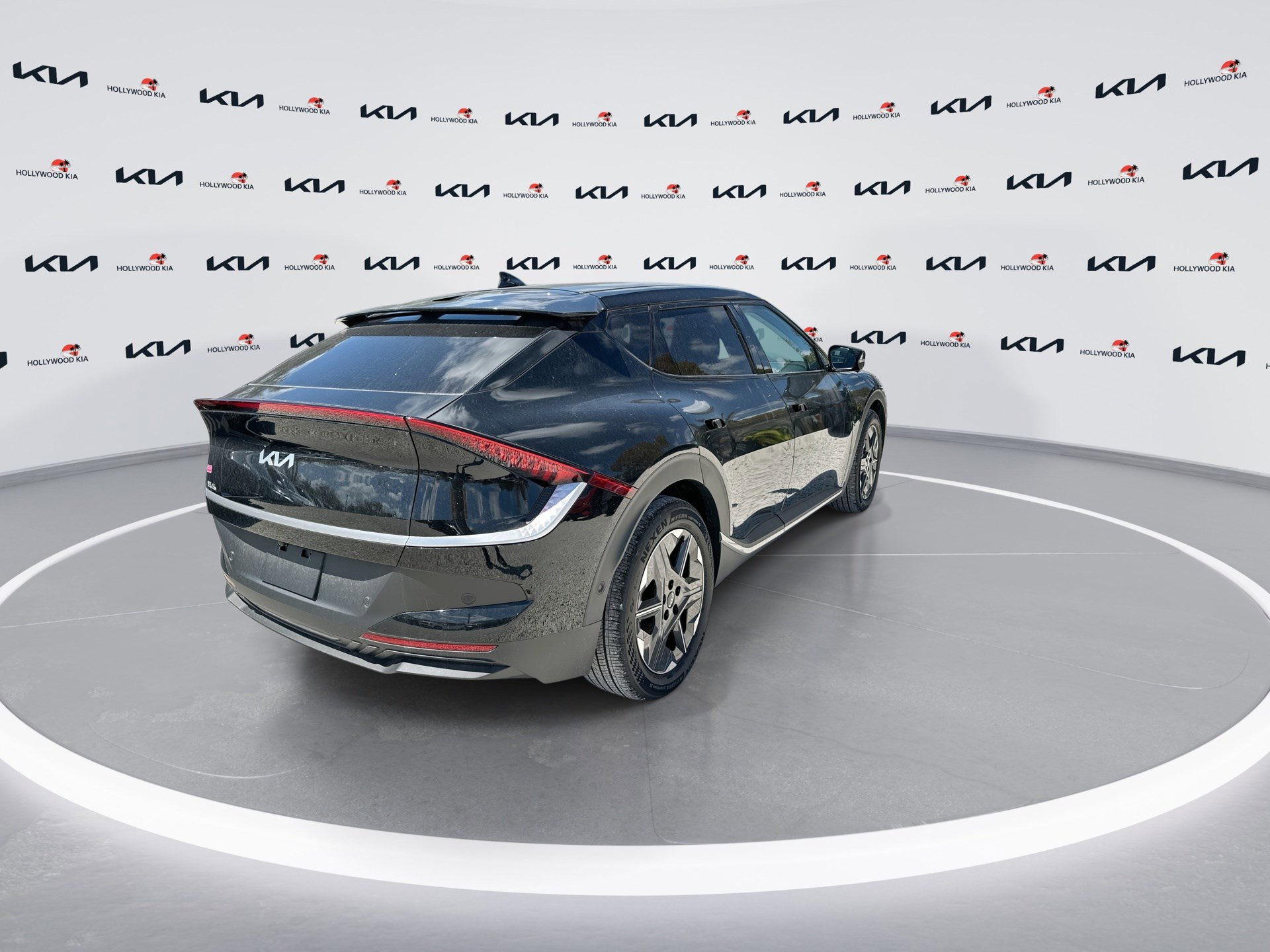 New 2025 Kia EV6 Light w/ Light LR Technology Package image 8