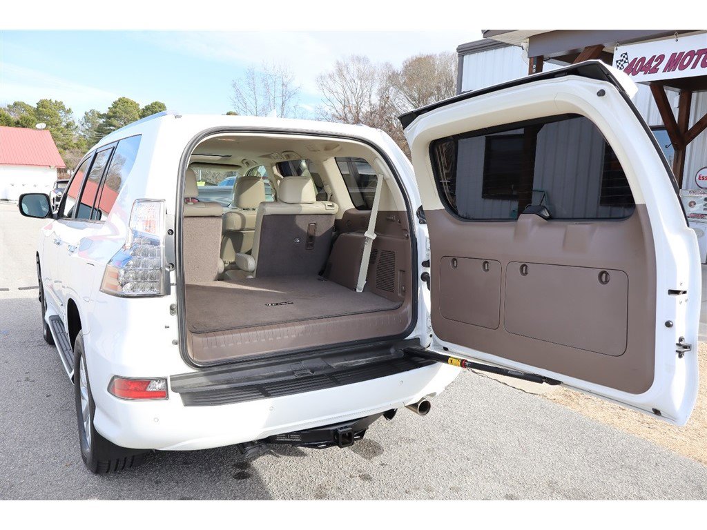 Used 2017 Lexus GX 460 image 5