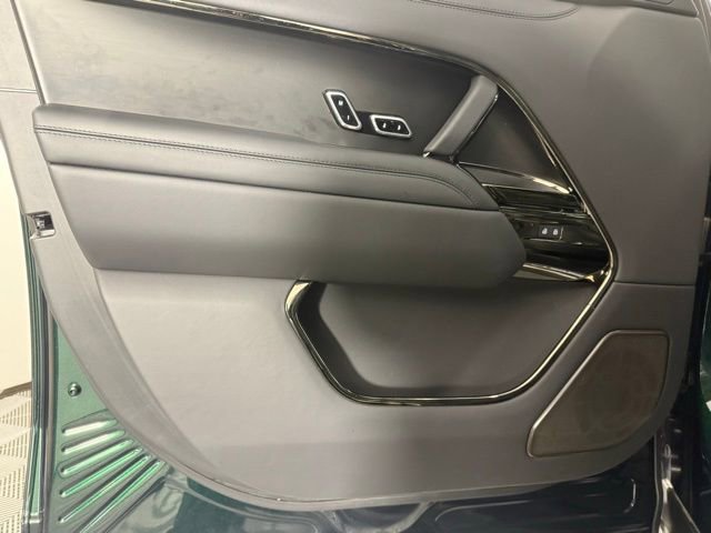 Certified 2025 Land Rover Range Rover SV AWD/4WD image 14