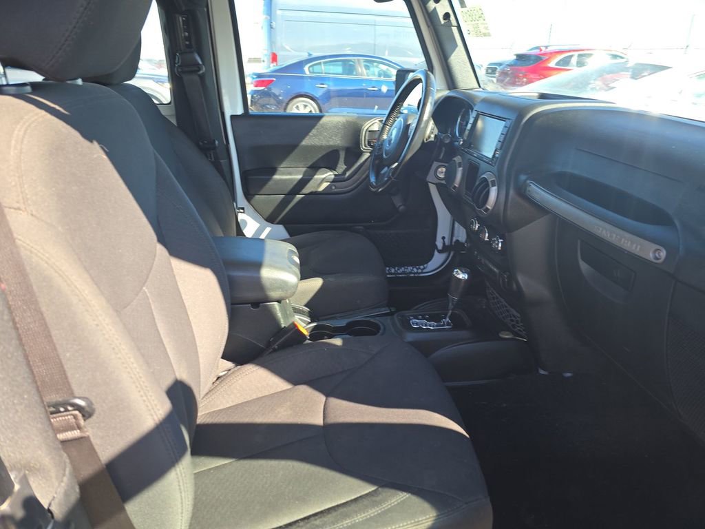 Used 2017 Jeep Wrangler Sport w/ Connectivity Group image 13