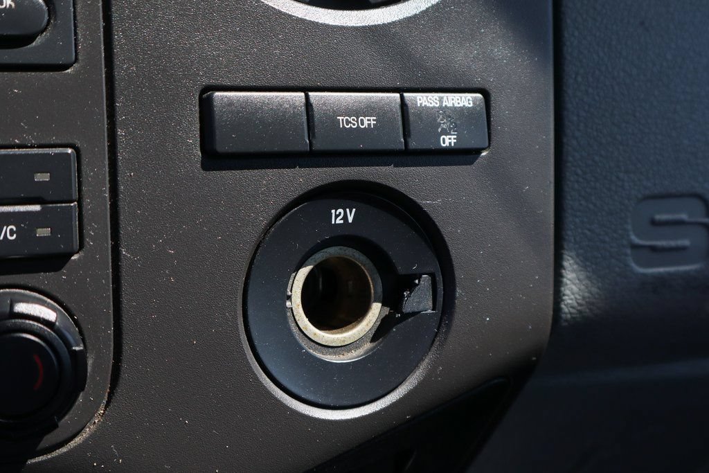 Used 2015 Ford F550 2WD Regular Cab Super Duty image 28