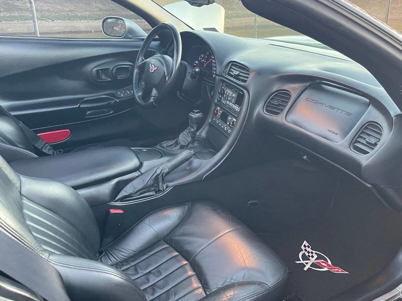 Used 2000 Chevrolet Corvette Coupe image 17