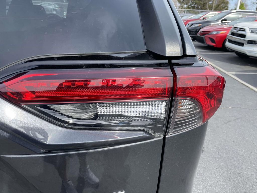 Used 2020 Toyota RAV4 XLE image 22