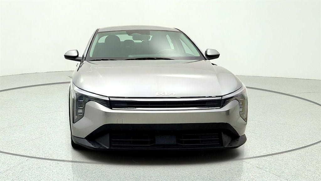Used 2025 Kia K4 FWD image 2