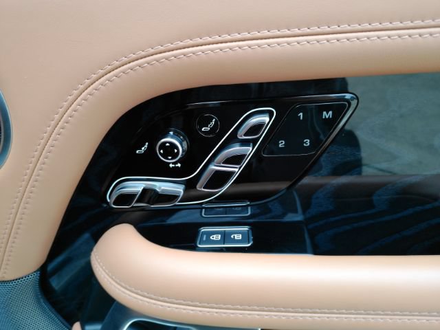 Used 2021 Land Rover Range Rover Autobiography AWD/4WD image 25
