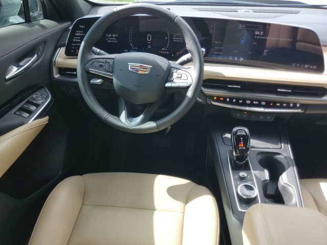 Certified 2024 Cadillac XT4 Luxury w/ Cold Weather Package image 15