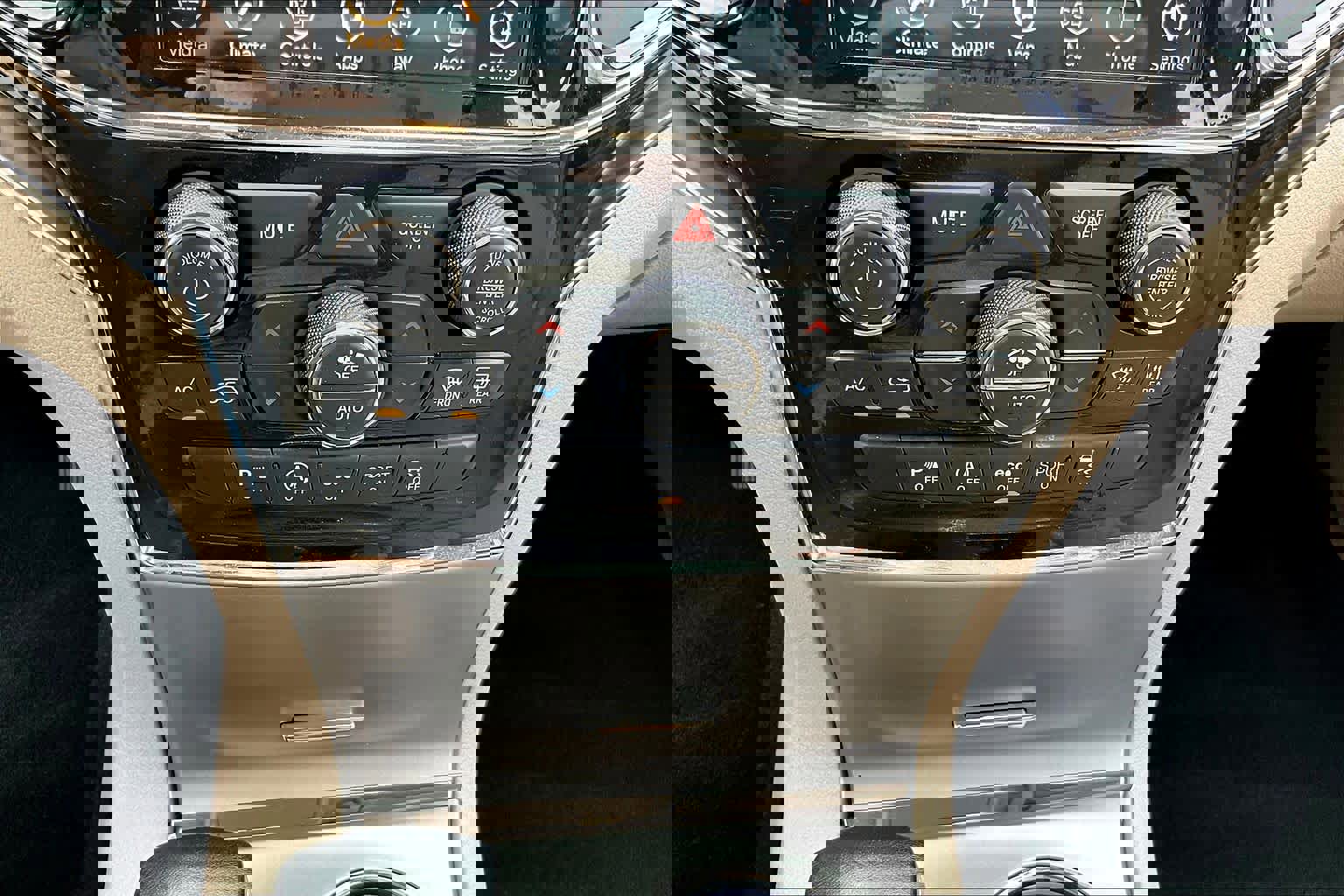 Used 2021 Jeep Grand Cherokee Limited w/ Trailer Tow Group IV image 33