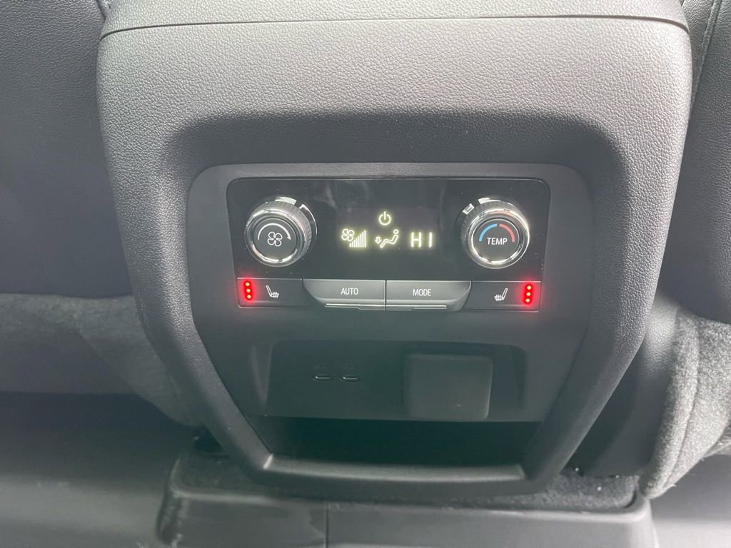 New 2026 Chevrolet Traverse RS w/ LPO, Floor Liner Package image 27