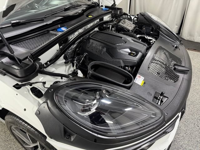 Used 2023 Porsche Macan AWD/4WD image 26