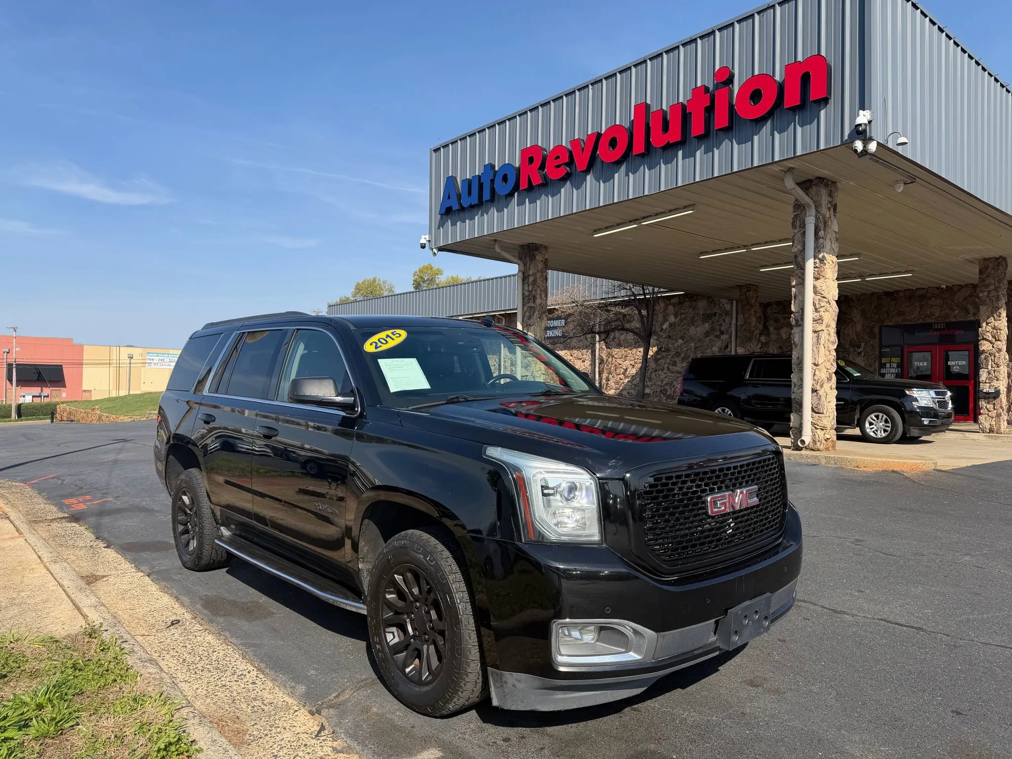 Used 2015 GMC Yukon SLT image 1
