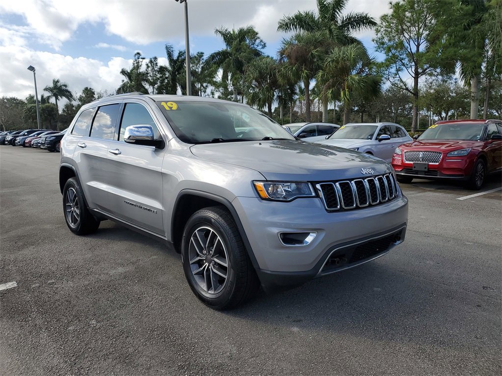 Used 2019 Jeep Grand Cherokee Limited image 32