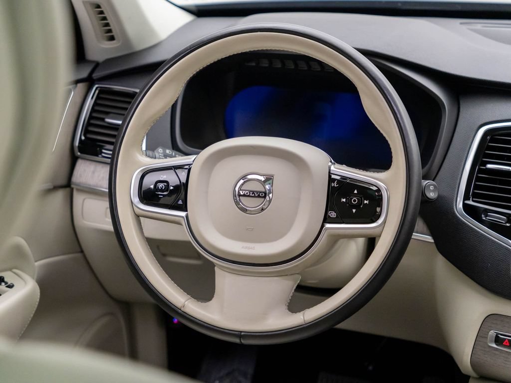 Used 2023 Volvo XC90 B6 Plus AWD/4WD image 12