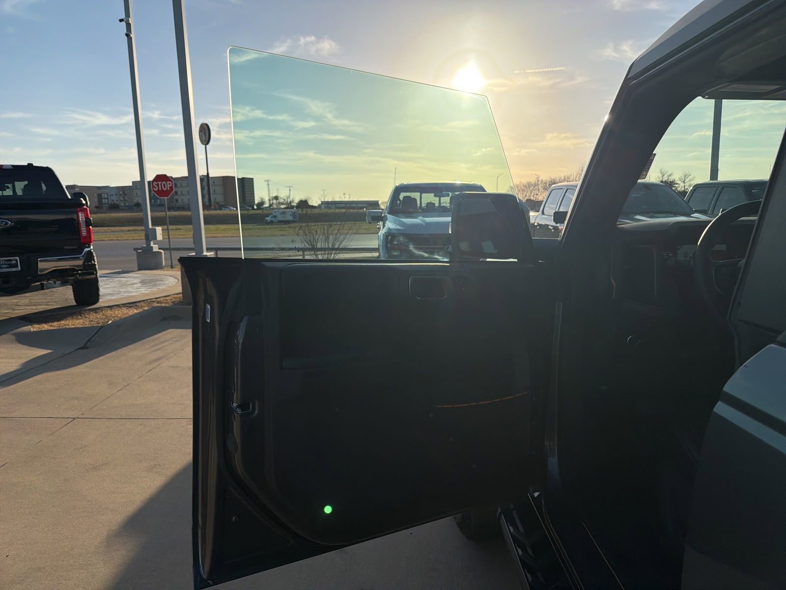 Used 2024 Ford Bronco Badlands image 15