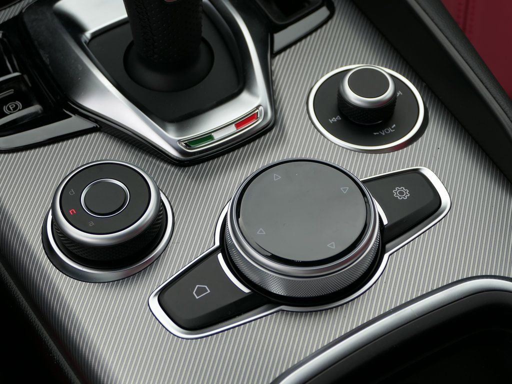 New 2025 Alfa Romeo Giulia AWD image 22