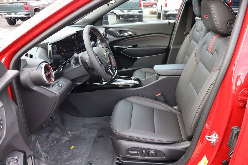 New 2026 Chevrolet Trax RS w/ Driver Confidence Package image 5