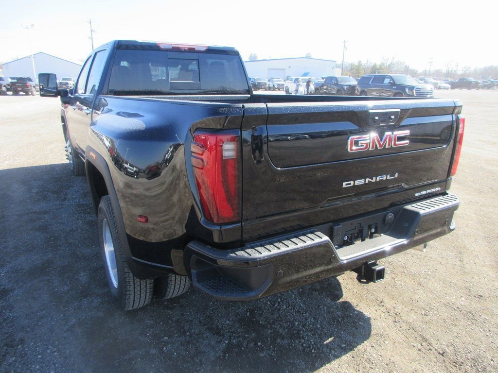 New 2026 GMC Sierra 3500 Denali w/ Denali Reserve Package image 9