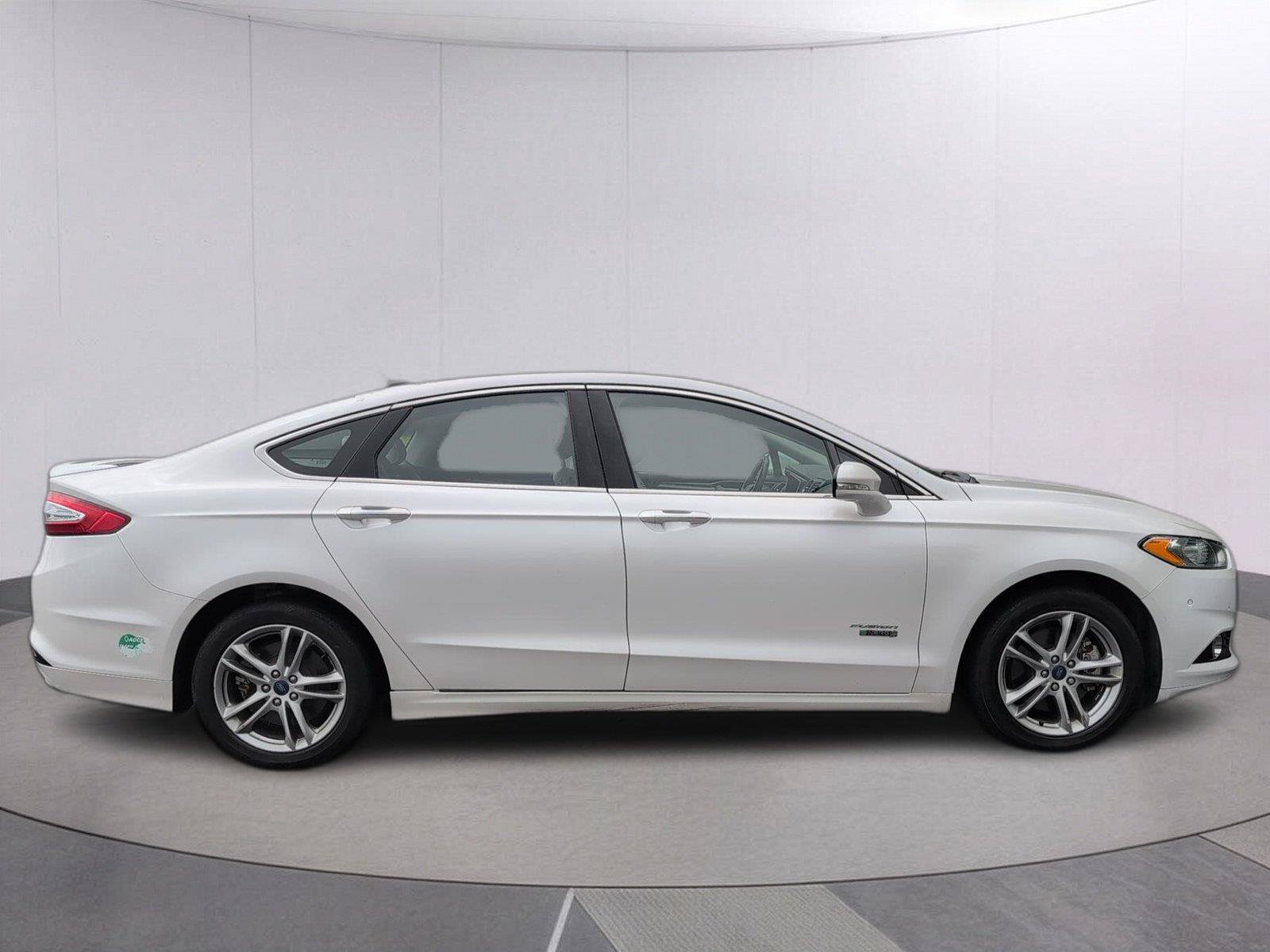 Used 2016 Ford Fusion Energi Titanium w/ Driver Assist Package FWD image 8