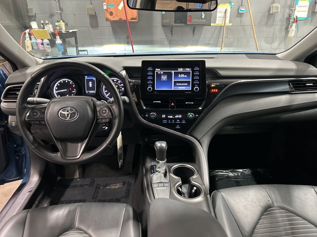 Used 2024 Toyota Camry SE image 32