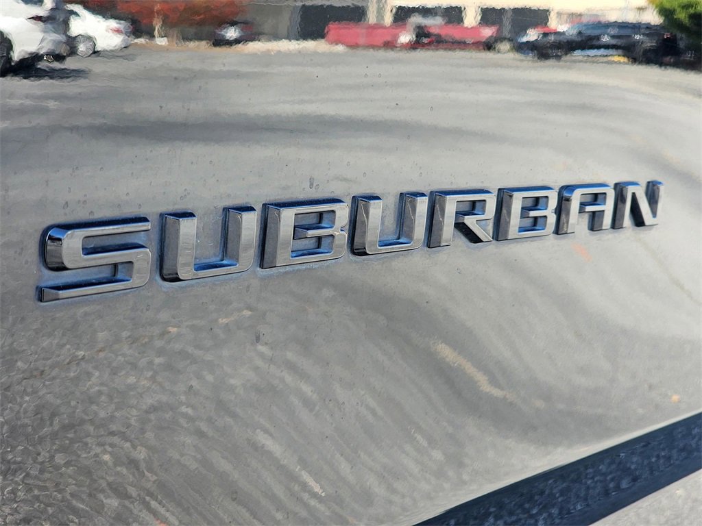 Used 2022 Chevrolet Suburban RST w/ Luxury Package image 10