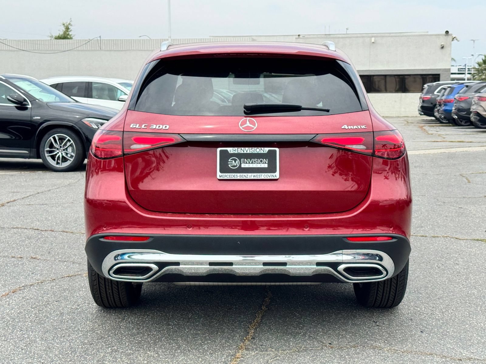 Used 2025 Mercedes-Benz GLC 300 4MATIC image 10