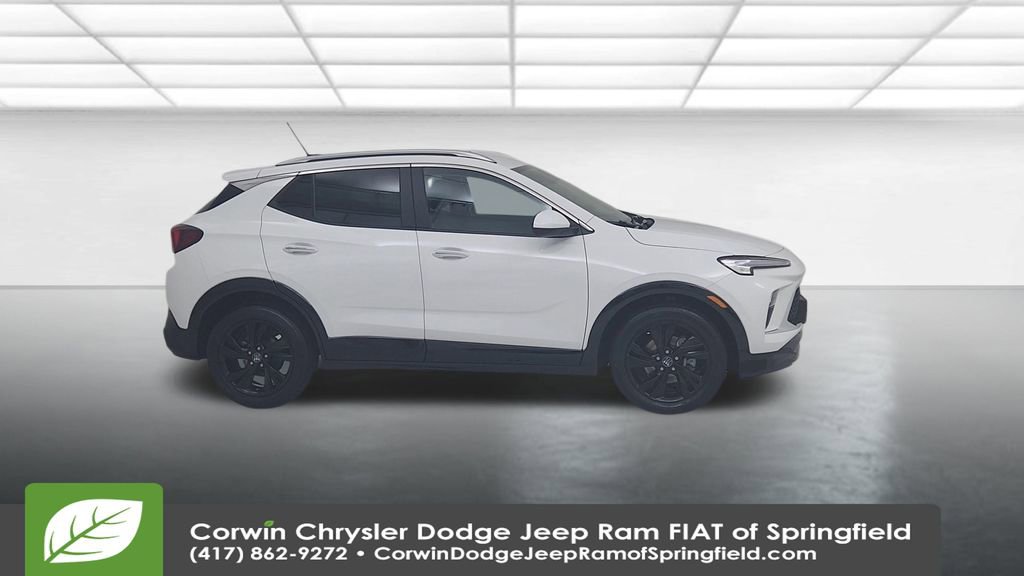 Used 2024 Buick Encore GX Sport Touring image 17