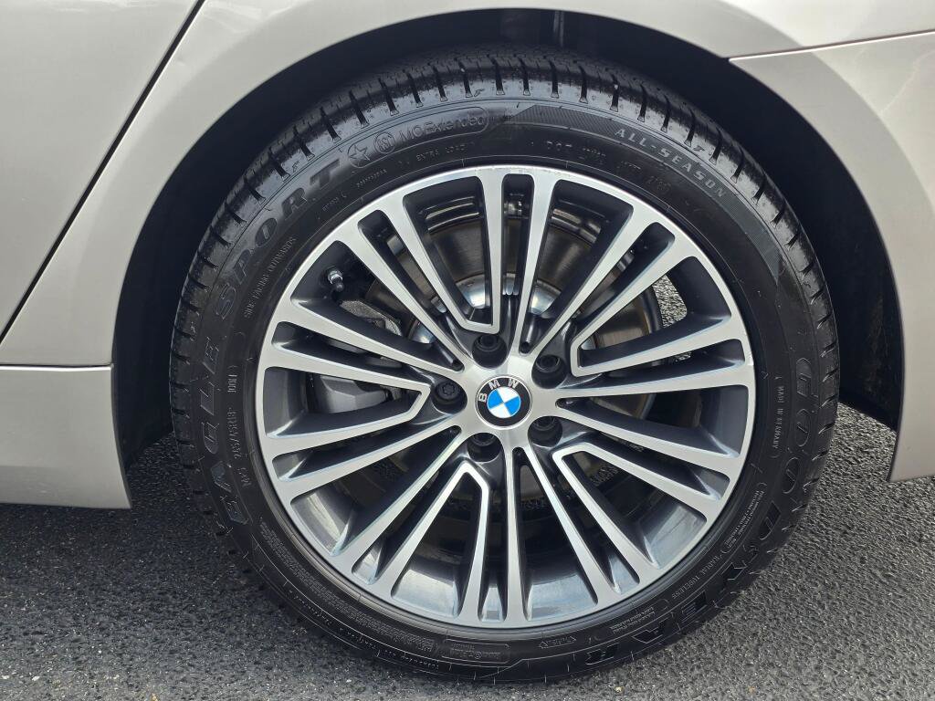 Used 2017 BMW 530i RWD image 19