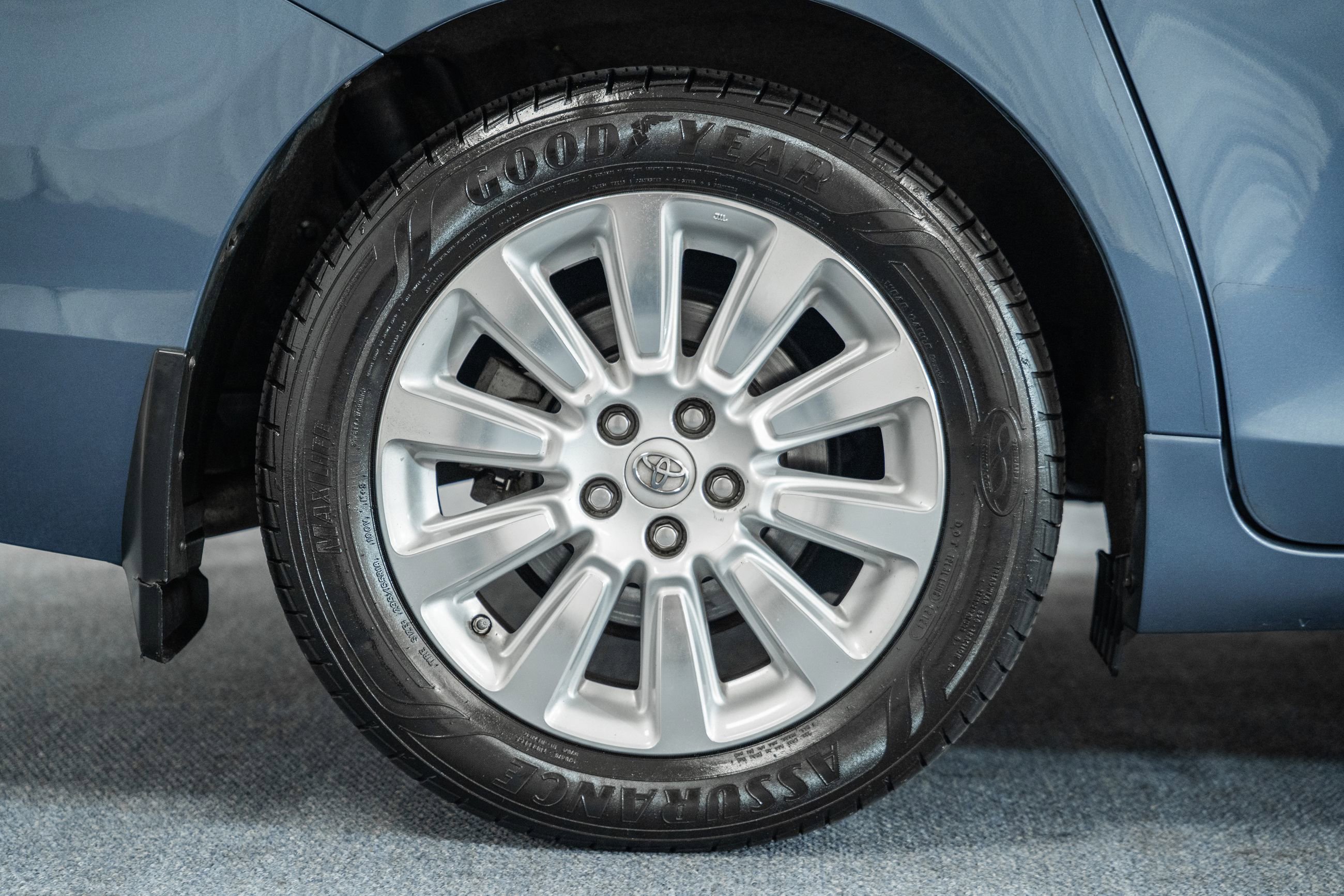 Used 2014 Toyota Sienna Limited image 17