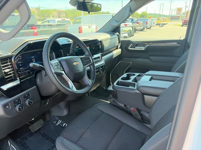 Used 2024 Chevrolet Silverado 1500 LT AWD/4WD image 31