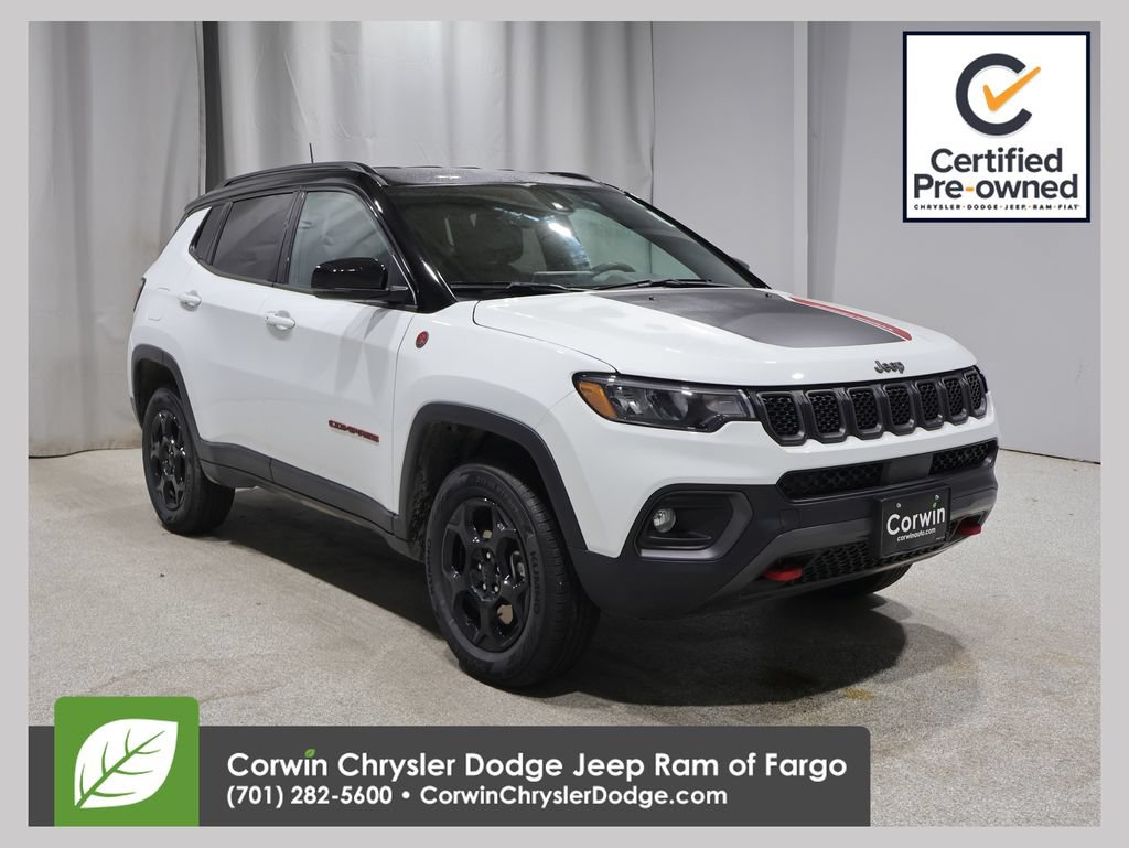 Used 2023 Jeep Compass Trailhawk w/ Trailhawk Convenience Group AWD/4WD image 1