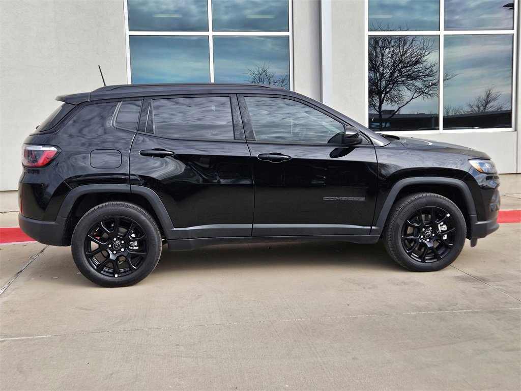 New 2026 Jeep Compass Latitude image 2