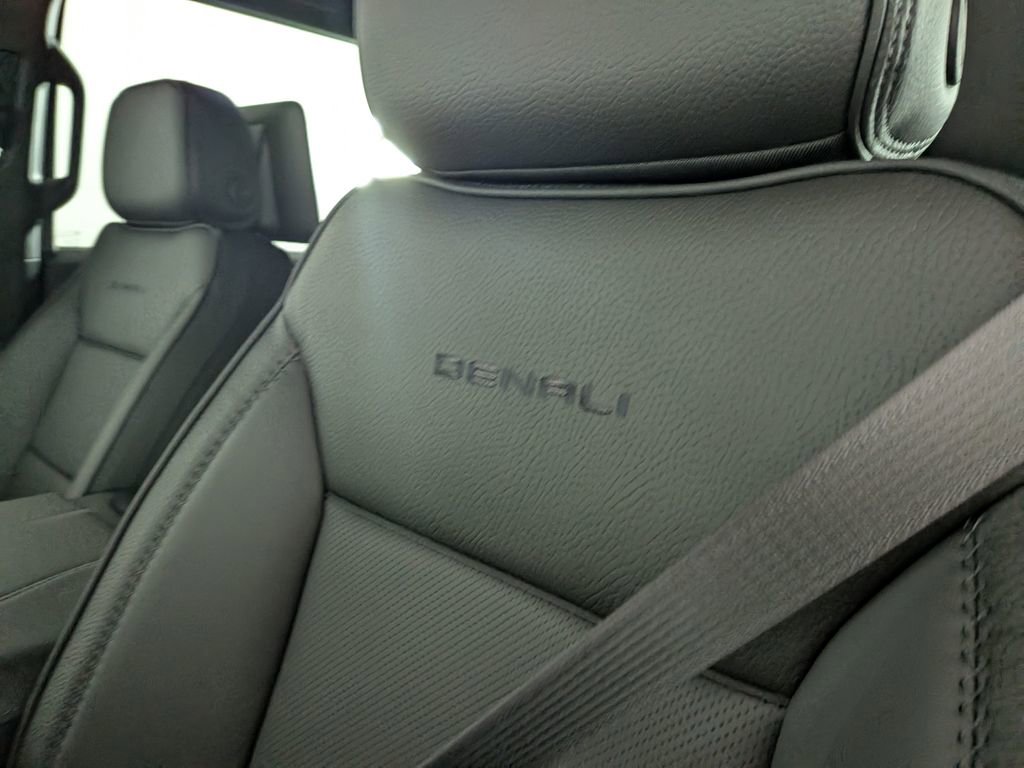 New 2026 GMC Yukon XL Denali w/ Denali Reserve Package image 18