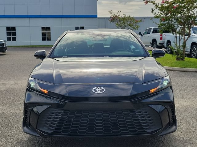 Used 2025 Toyota Camry SE FWD image 8
