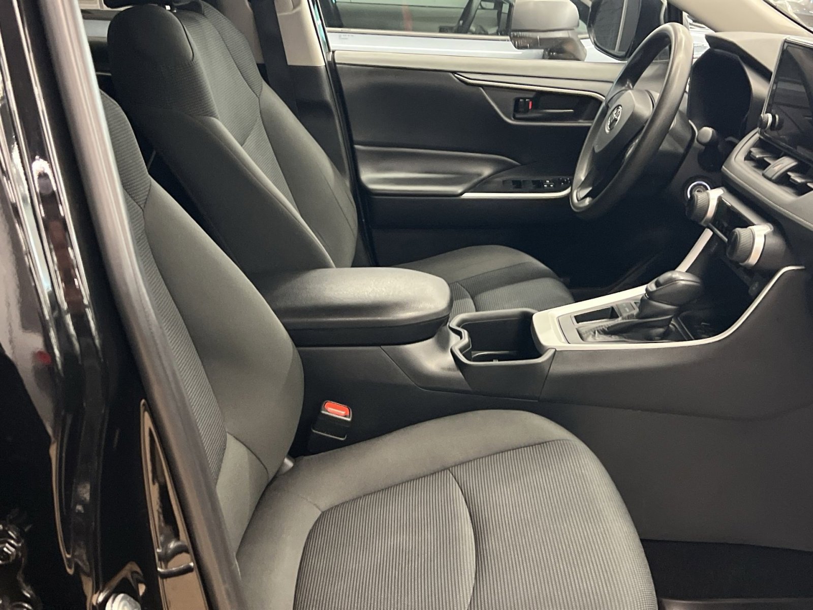 Used 2024 Toyota RAV4 LE image 24