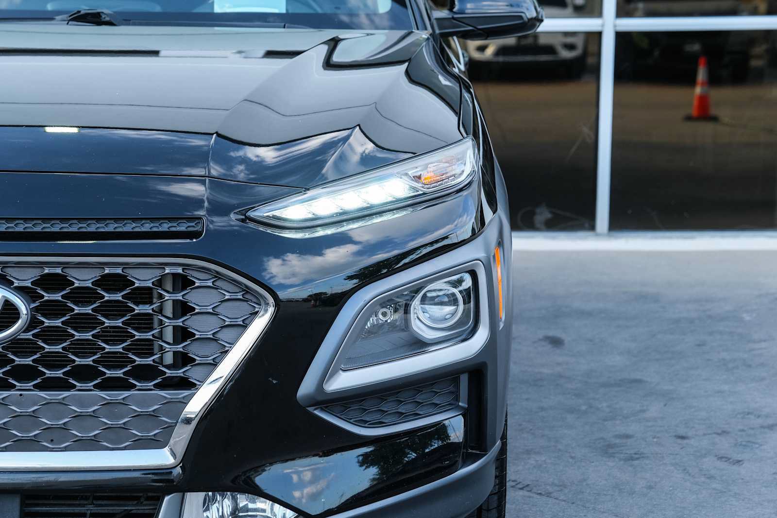 Used 2018 Hyundai Kona Ultimate FWD image 4