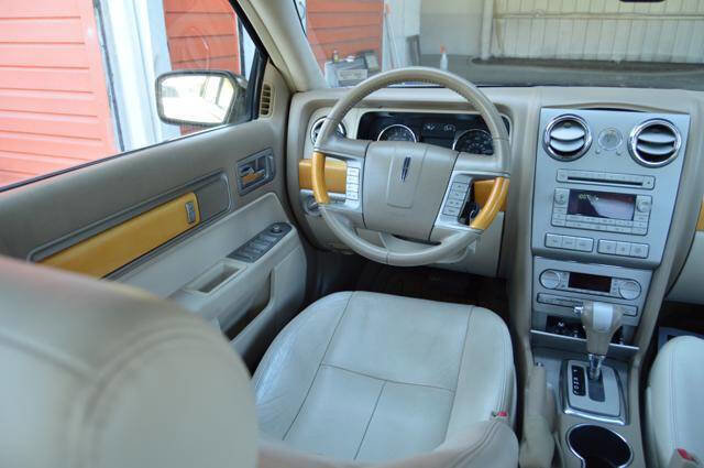 Used 2008 Lincoln MKZ image 43