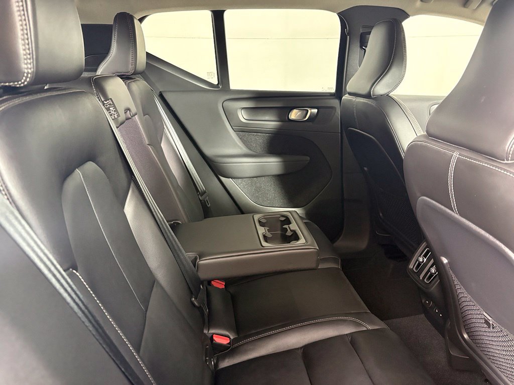 Used 2024 Volvo XC40 B5 Core AWD/4WD image 17