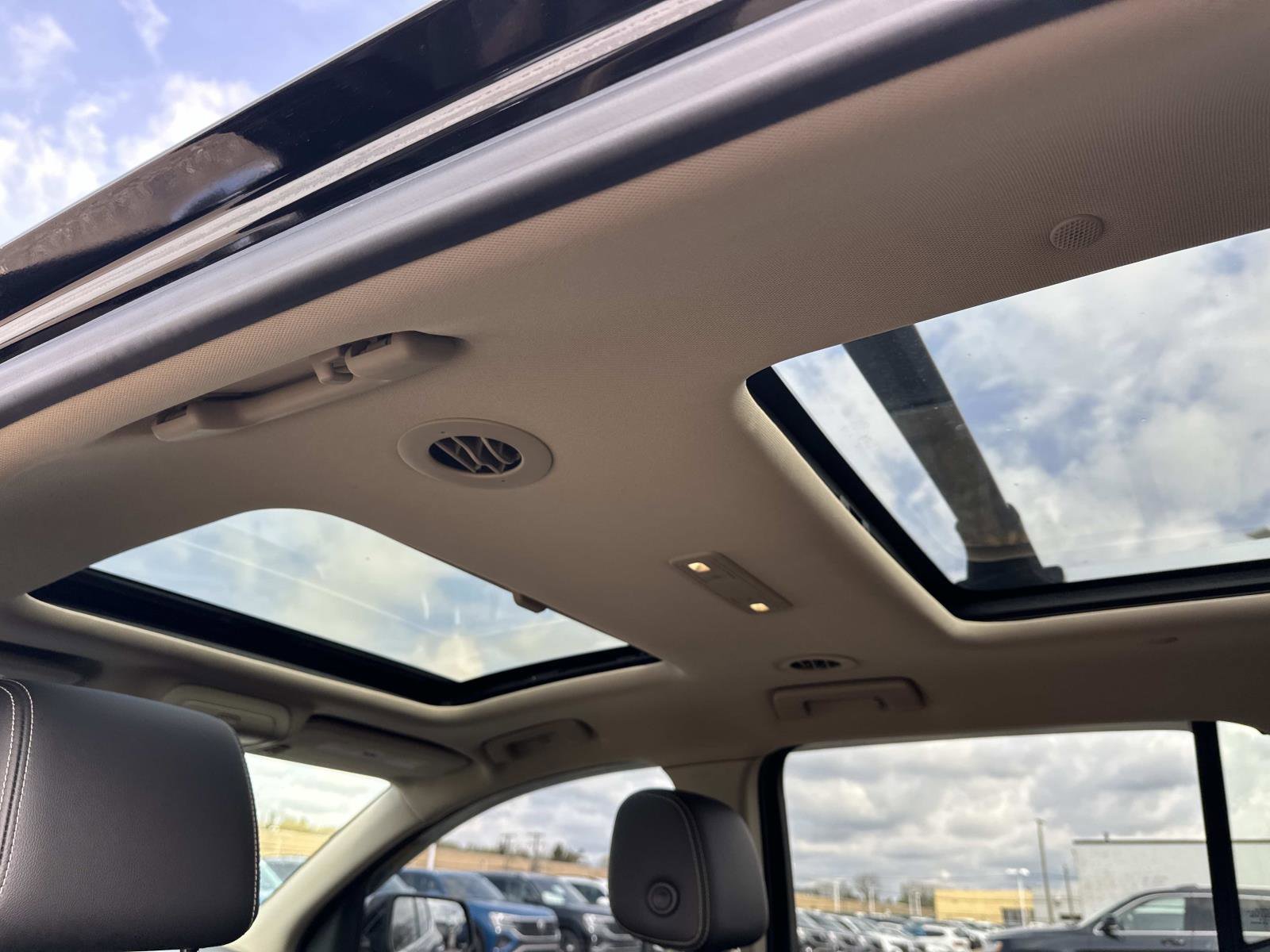Certified 2019 GMC Acadia Denali w/ Technology Package AWD/4WD image 12