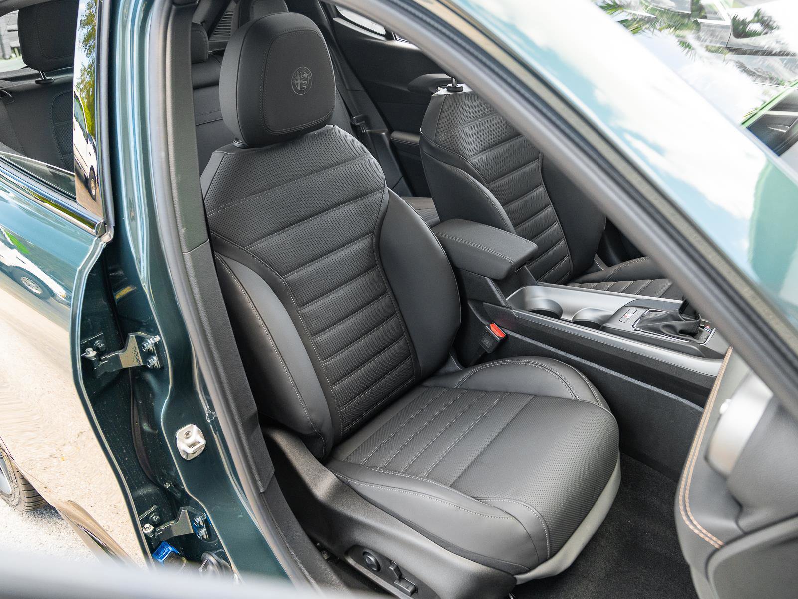 New 2026 Alfa Romeo Tonale Veloce w/ Quick Order Package 23H Volce image 10