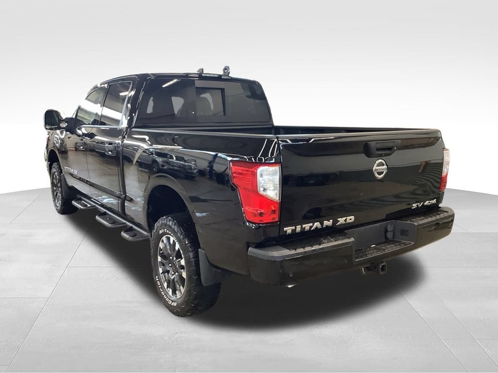 Used 2022 Nissan Titan SV AWD/4WD image 3