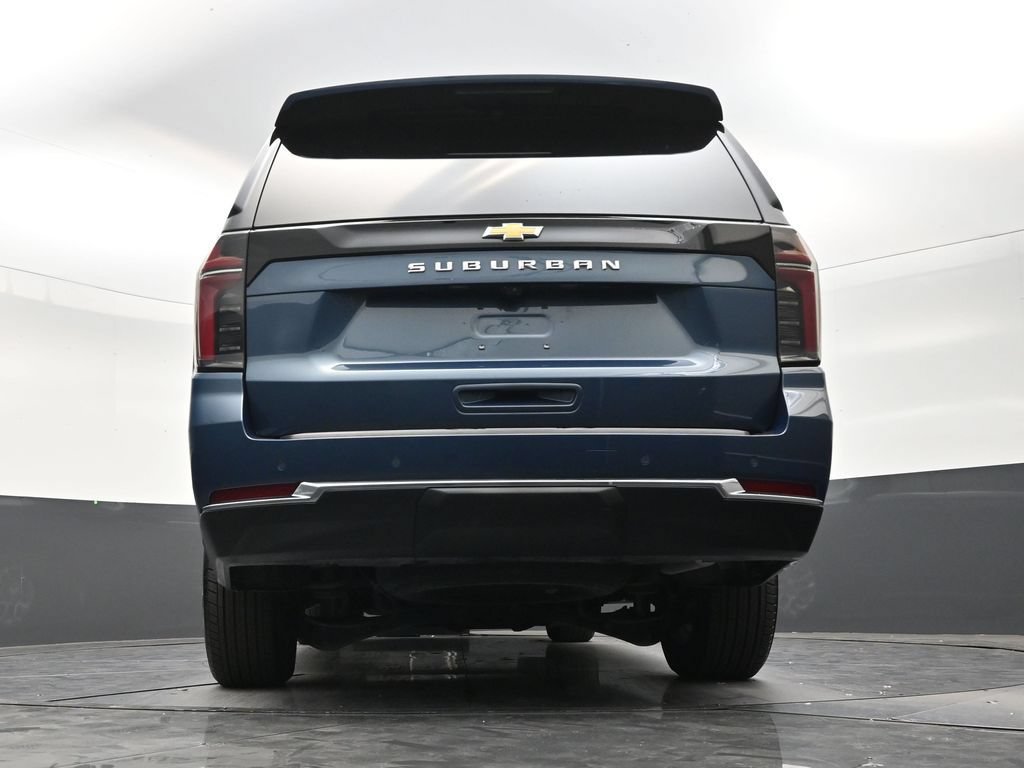 Used 2025 Chevrolet Suburban LS RWD image 25