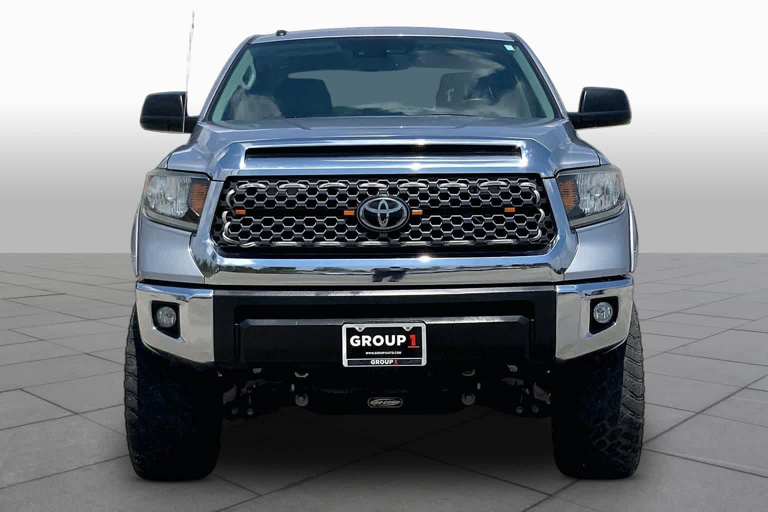 Used 2019 Toyota Tundra SR5 w/ SR5 Upgrade Package AWD/4WD image 4